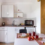 Apartament Rea *