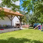 Apartament Rea *